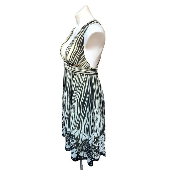 Alice+Olivia NEW! Deep V-neck Silk Dress Cross Back Pleated Floral Medium - Picture 3 of 11